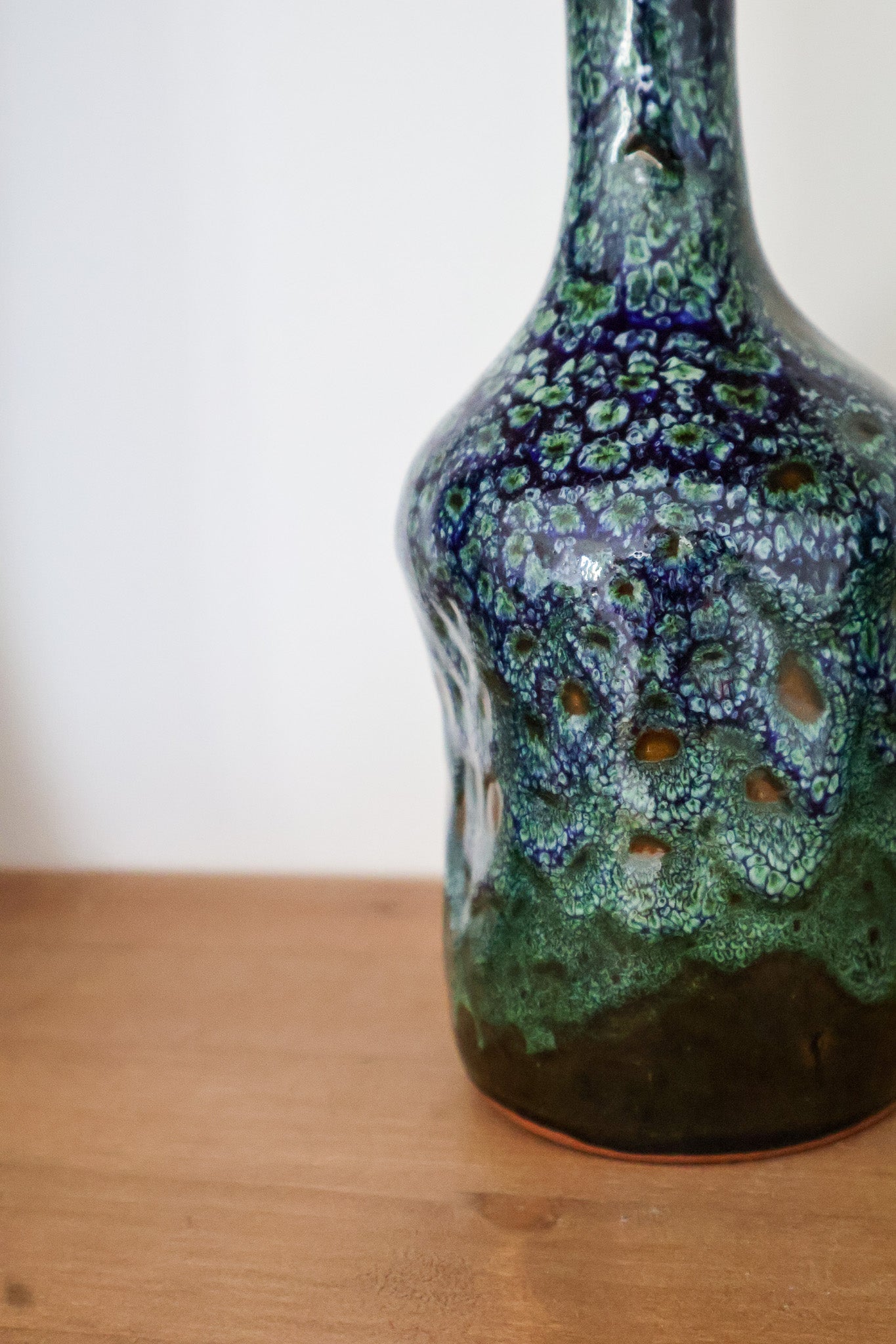 Vase bouteille Qenina – collection Ayyur