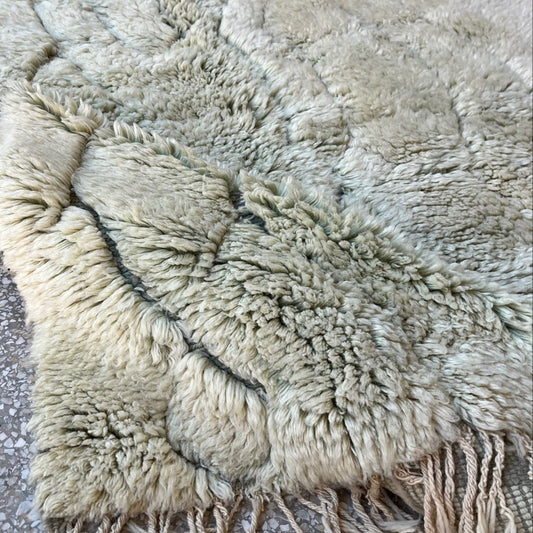Tapis Mrirt ton sur ton – Laine naturelle, nuances de vert doux (150 x 250 cm)