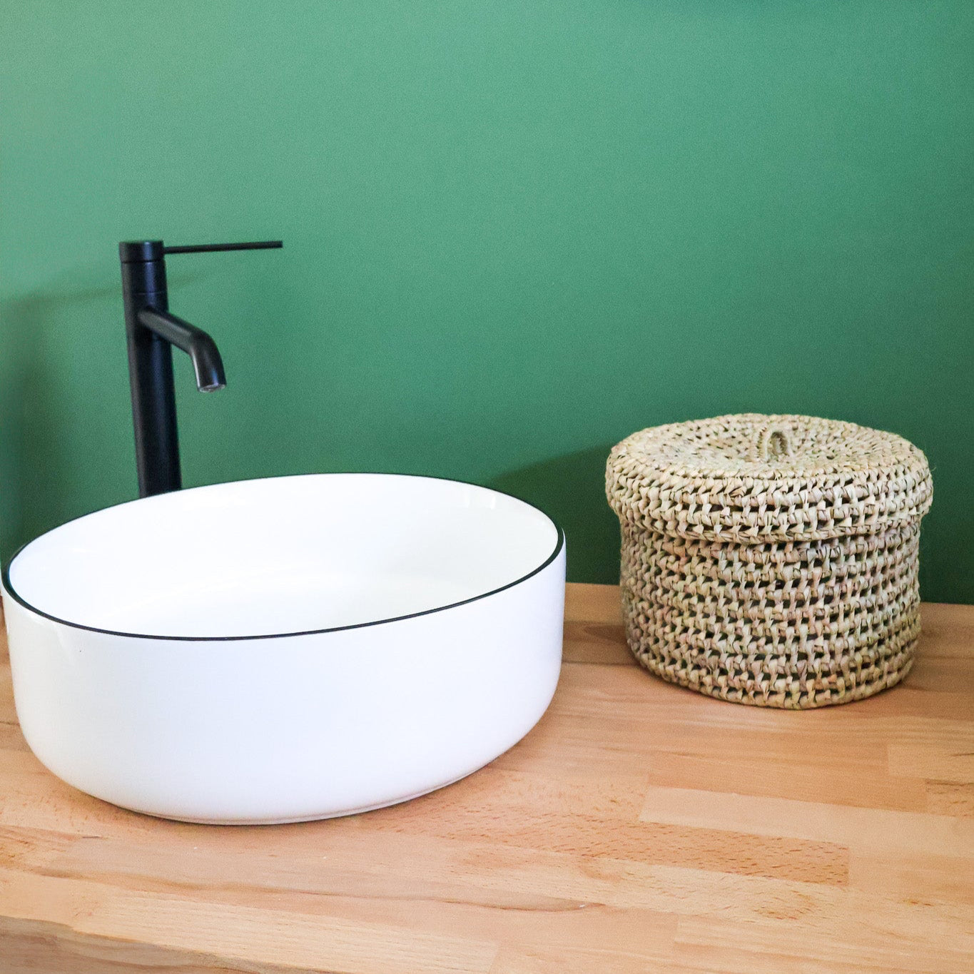 Boîte de rangement ronde en osier marocain avec couvercle SDB – Maison Asli