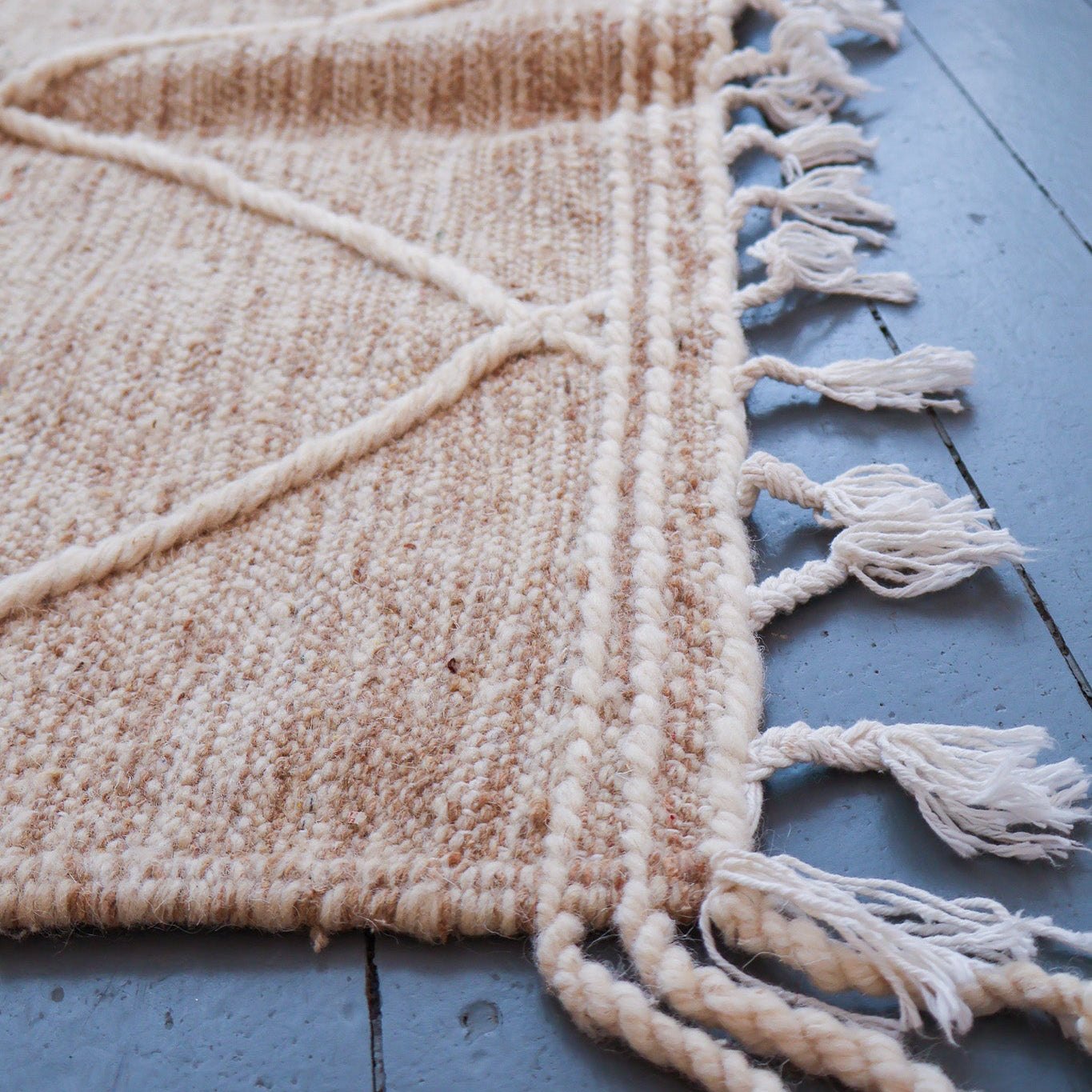 Tapis Zanafi berbère – Laine tissée main du Maroc, beige/écru (99 × 149 cm)