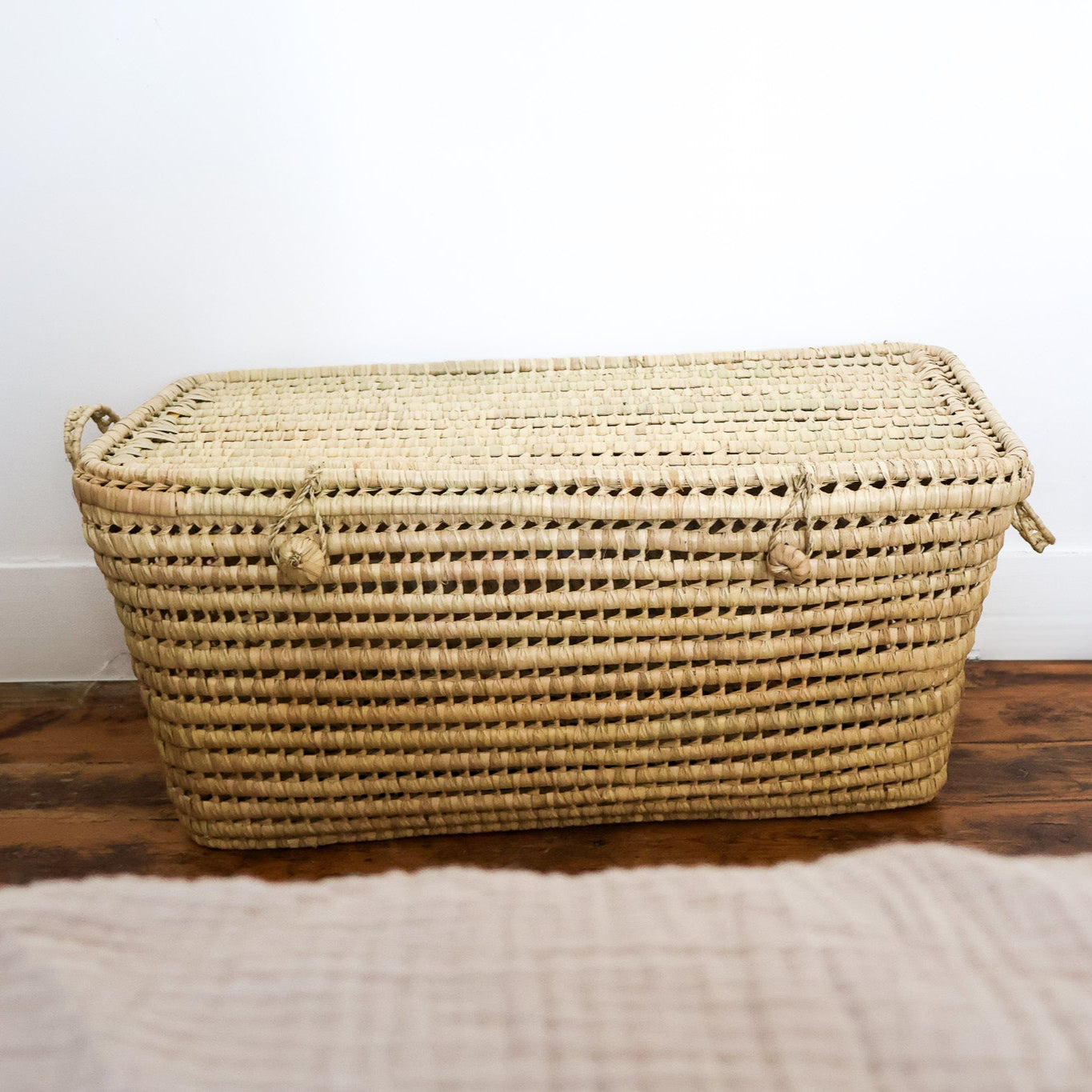 Malle de rangement en osier marocain 80 cm avec couvercle – Maison Asli