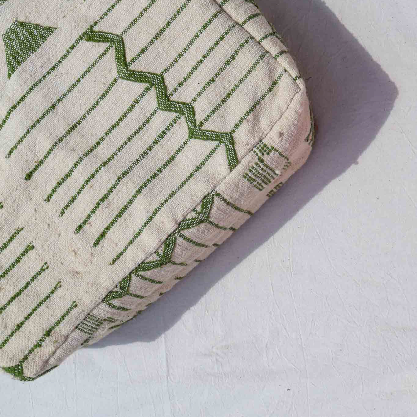 Pouf en tapis KILIM – 60x60x25 cm