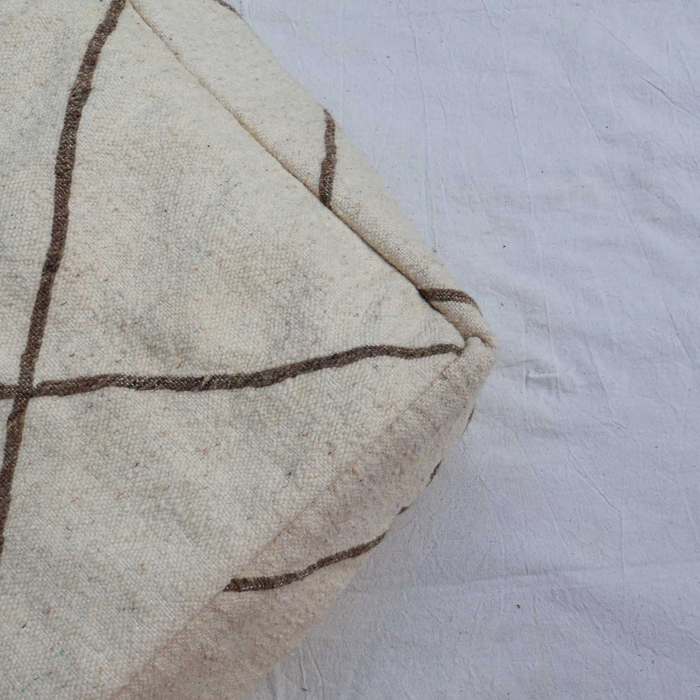 Pouf en tapis KILIM – 60x60x25 cm