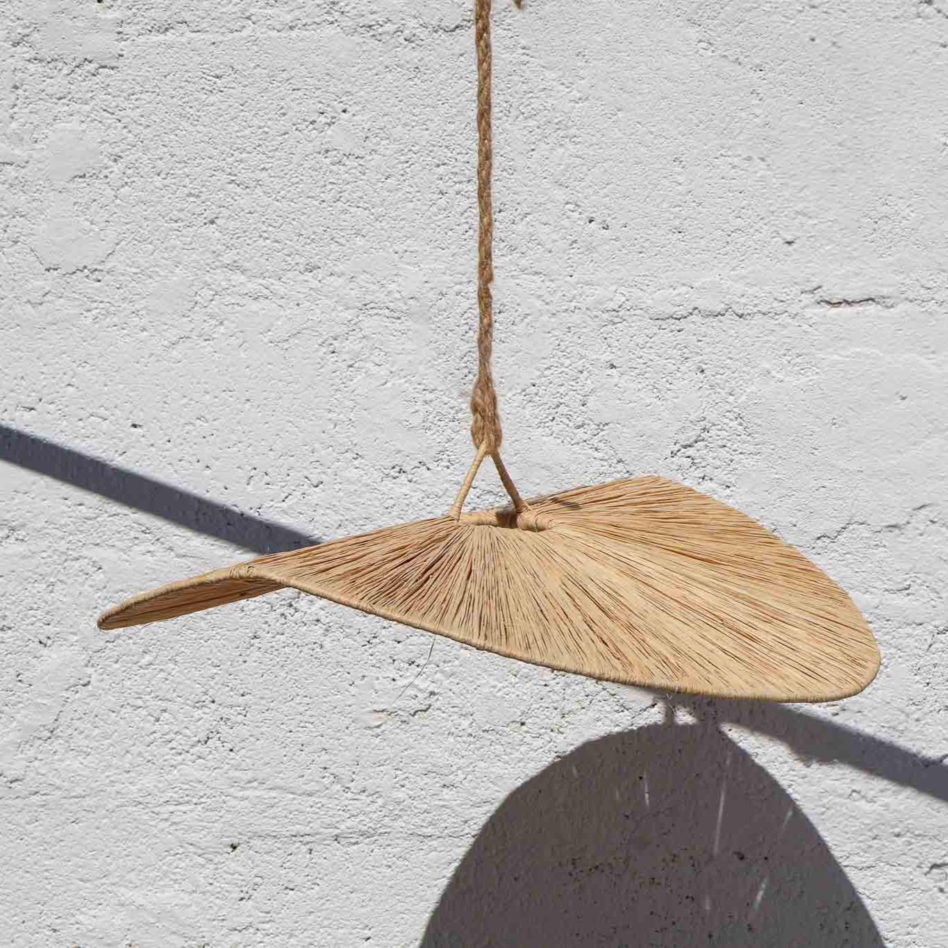 Suspension "Nour" – Raphia ondulé naturel