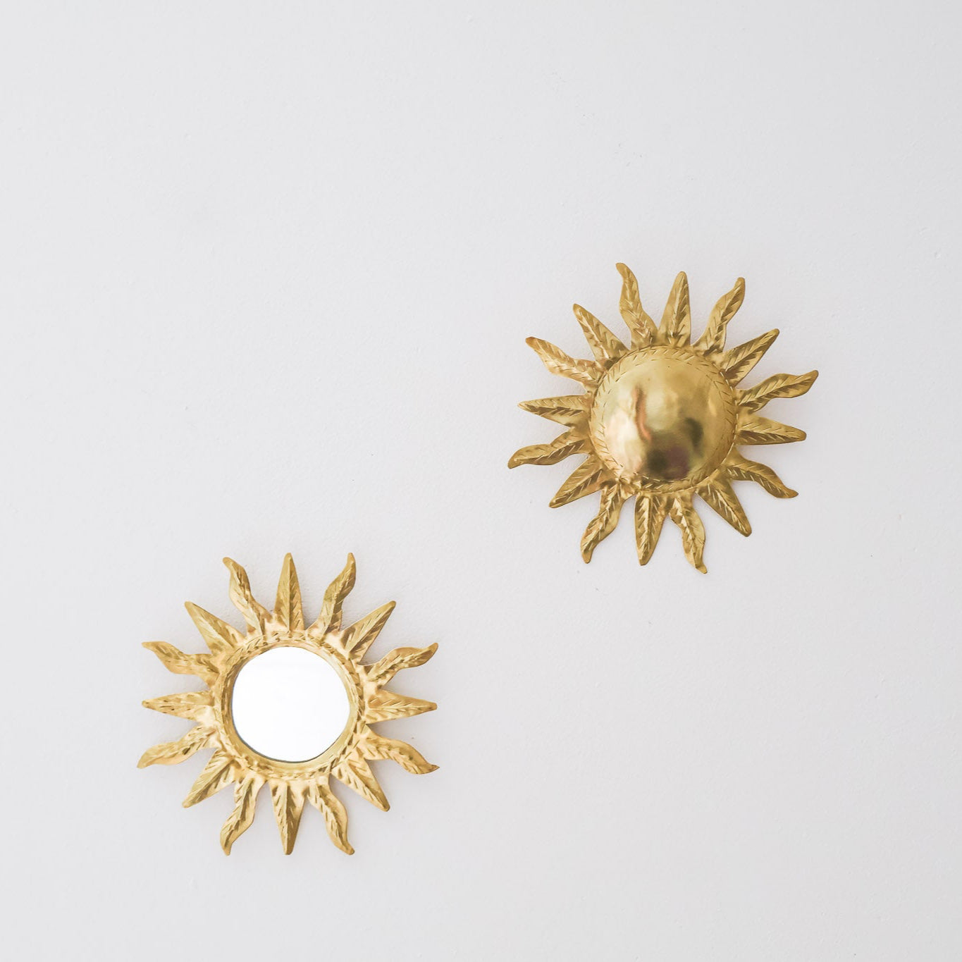 Ex-voto soleil – Laiton doré, avec ou sans miroir
