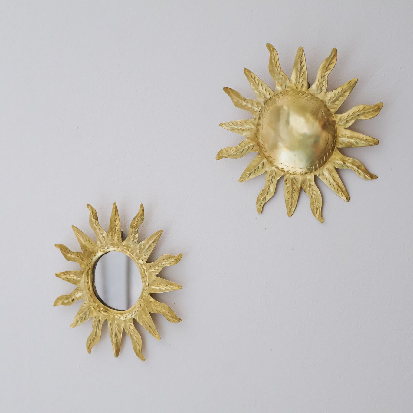 Ex-voto soleil – Laiton doré, avec ou sans miroir