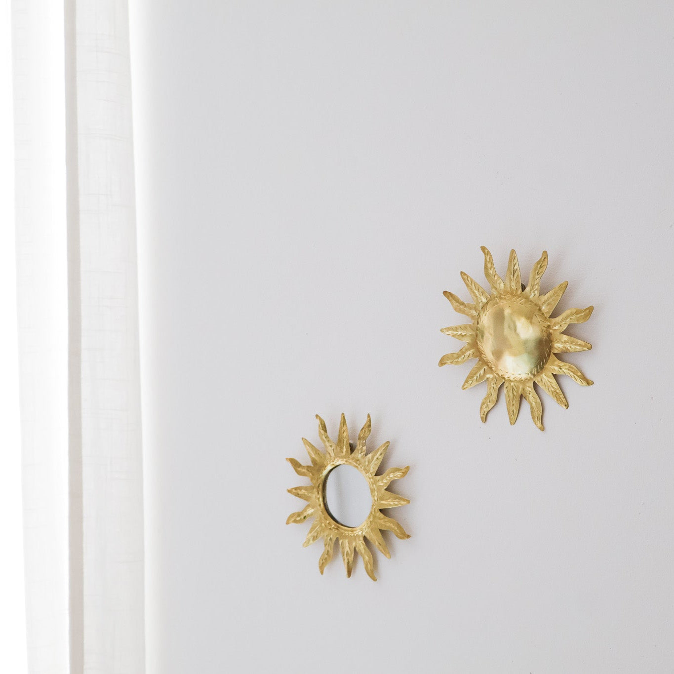 Ex-voto soleil – Laiton doré, avec ou sans miroir