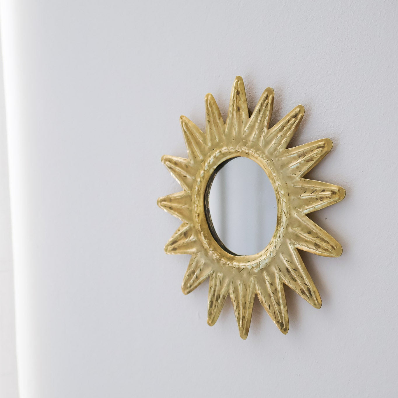 Ex-voto soleil – Laiton doré, avec ou sans miroir