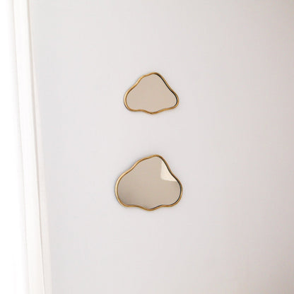 Miroir Yenni – Forme nuage en laiton, fabrication artisanale