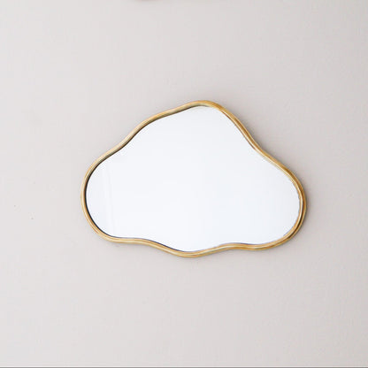 Miroir Yenni – Forme nuage en laiton, fabrication artisanale