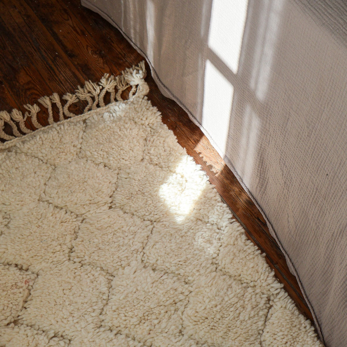 descente de lit blanc, détails beni MAISON ASLI