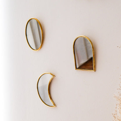 Miroir décoratif artisanal – Laiton doré (formes variées)