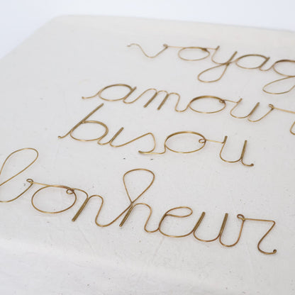 Mots décoratifs en laiton – Voyage, Bisou, Bonheur, Amour