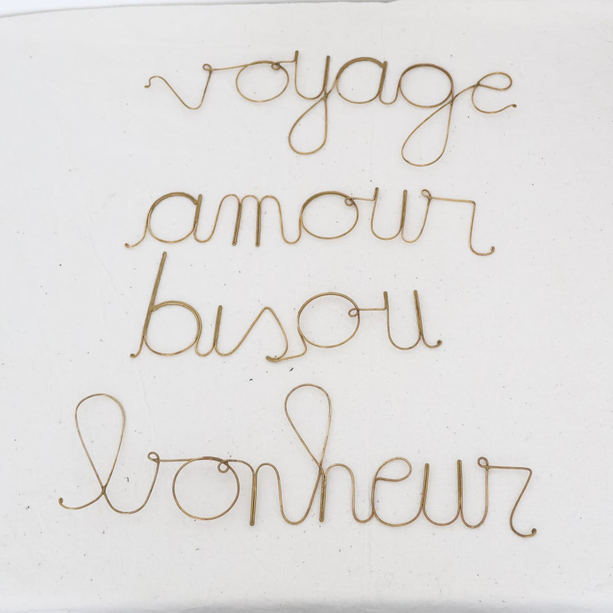 Mots décoratifs en laiton – Voyage, Bisou, Bonheur, Amour
