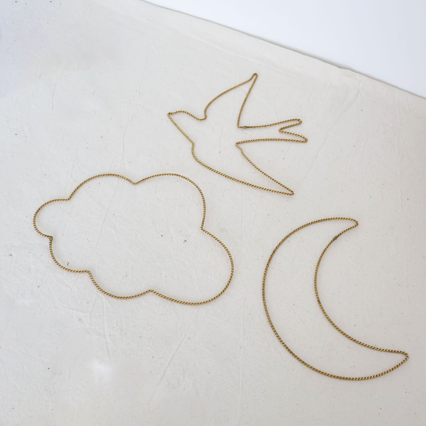 Formes décoratives en laiton torsadé – Oiseau, Nuage ou Lune