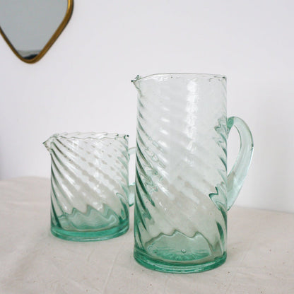 Pichet Beldi torsadé, verre soufflé recyclé fait main - Maison Asli