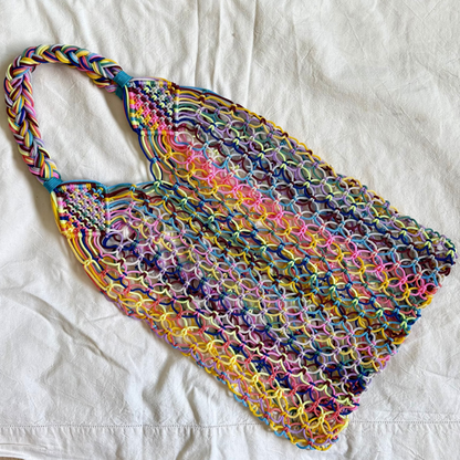 Détail du tressage en fil de viscose kitan du sac panier crochet marocain Maison Asli