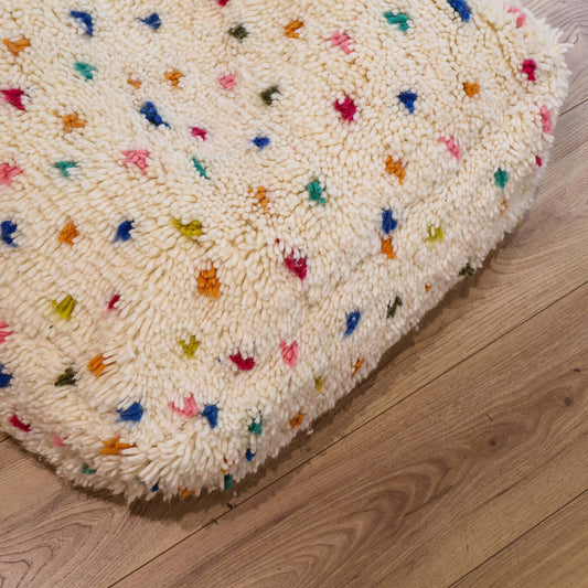 pouf Beni Ouarain à pois coloré