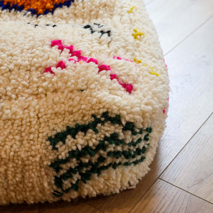 pouf en laine avec motifs - style Azilal