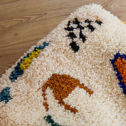 pouf en laine avec motifs - style Azilal