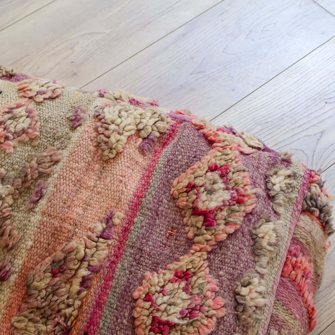 Pouf vintage Boujad – violet & kaki