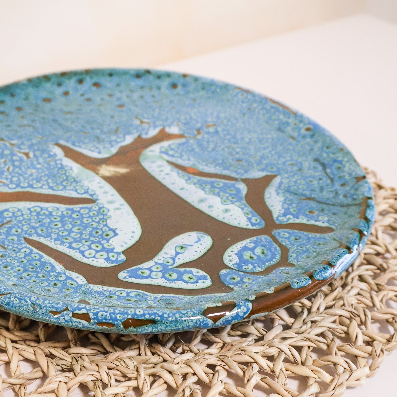 Assiette ronde en céramique, turquoise, 3 tailles - collection Ayyur, assiette de présentation émaillée artisanale texturée