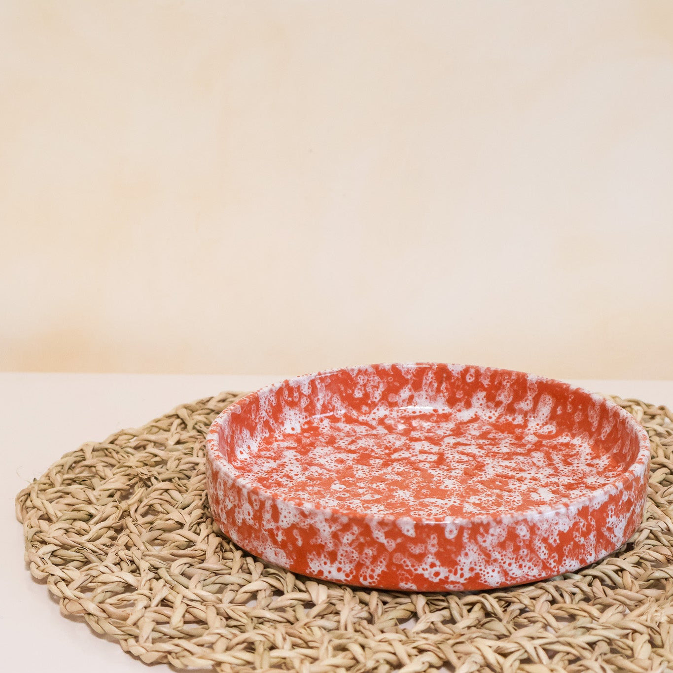 Plat rond en céramique, orange - collection Nujum