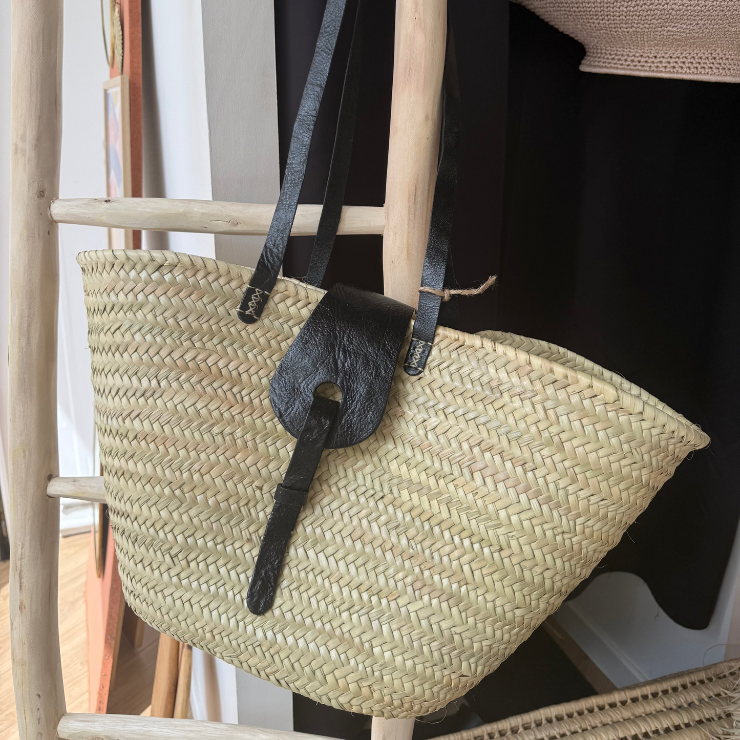 Sac panier marocain avec fermoir en cuir noir