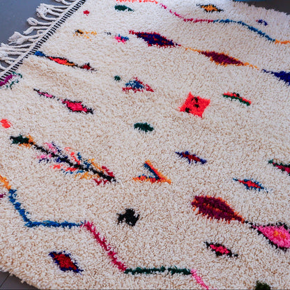 Tapis Azilal – Laine naturelle à motifs colorés tissée main (164 × 298 cm)