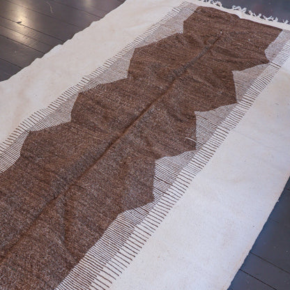 Tapis kilim – Laine naturelle écrue et brune tissée main (158 × 258 cm)