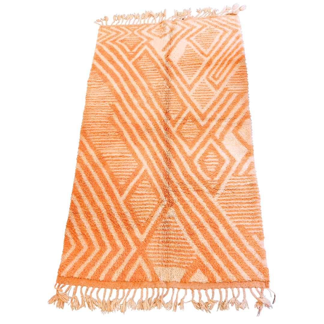 Tapis Mrirt berbère – Laine naturelle épaisse à motifs géométriques orange tissée main (148 × 260 cm)