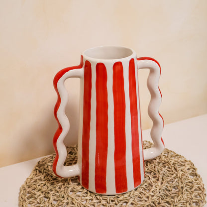 Vase MOUJA à rayures – fabrication artisanale, vase marocain fait main à rayures rouges, anses ondulées, décoration méditerranéenne