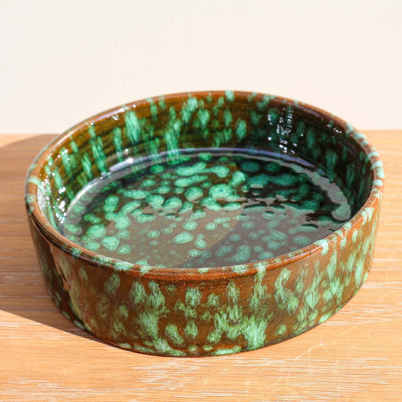 Plat rond en céramique, noir et vert, 3 tailles - collection Ayyur