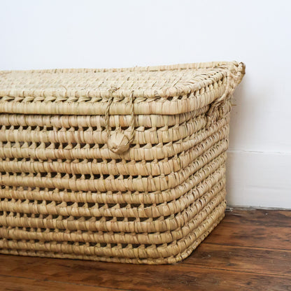 Malle de rangement en osier marocain detaillée avec couvercle – Maison Asli